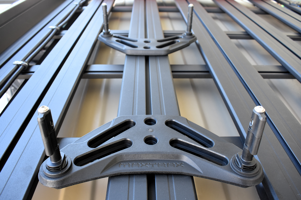 MAXTRAX Universal Flat Rack Mounting Kit